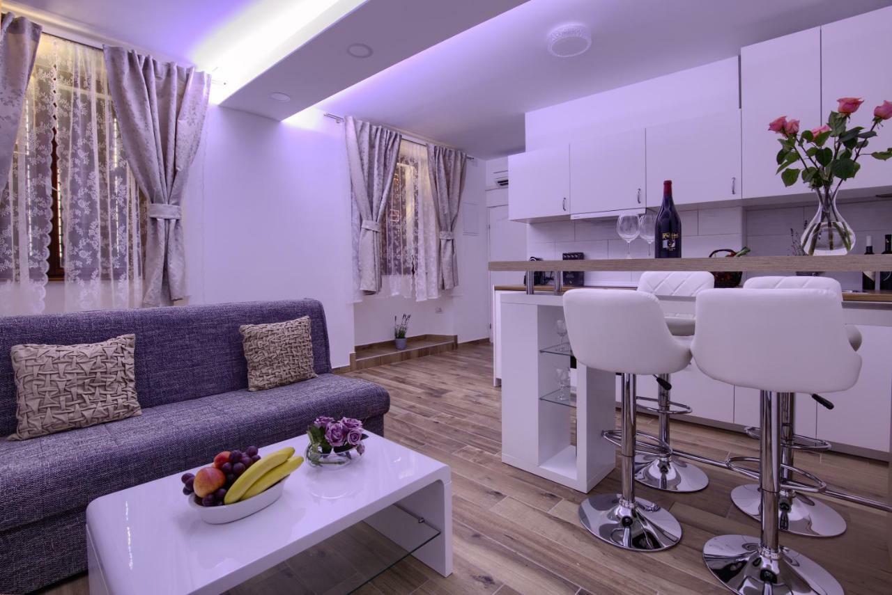 Apartment Castle พูลา ภายนอก รูปภาพ